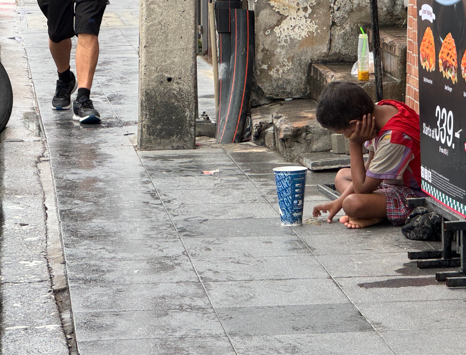 According to UNICEF, 1 in 5 Thai children are in multidimensional poverty, leading
to tens of thousands of children living on the street and vulnerable to trafficking